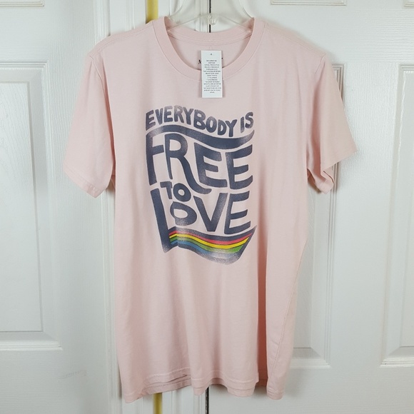 Everybody is Free to Love Graphic Tee Shirt Top - Picture 4 of 7